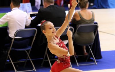 Rebeka Devetak med športniki Goriške